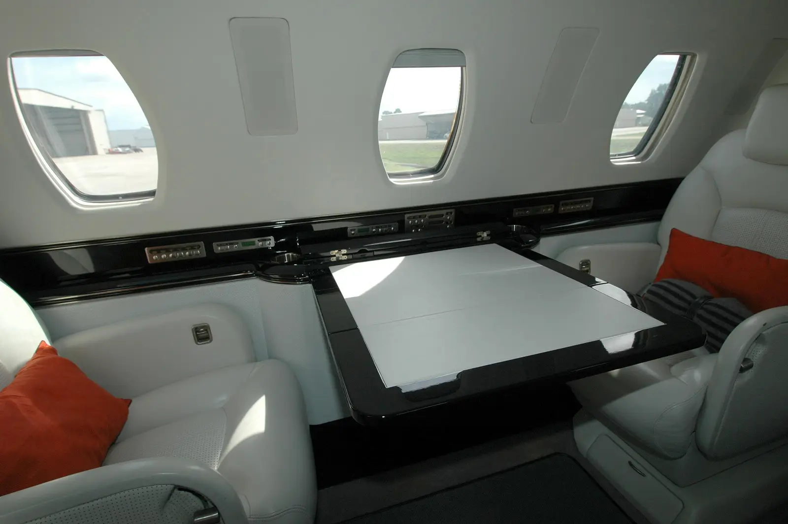 Cessna Citation X N787MG operated by Charter Airlines, LLC, KORD photo 6
