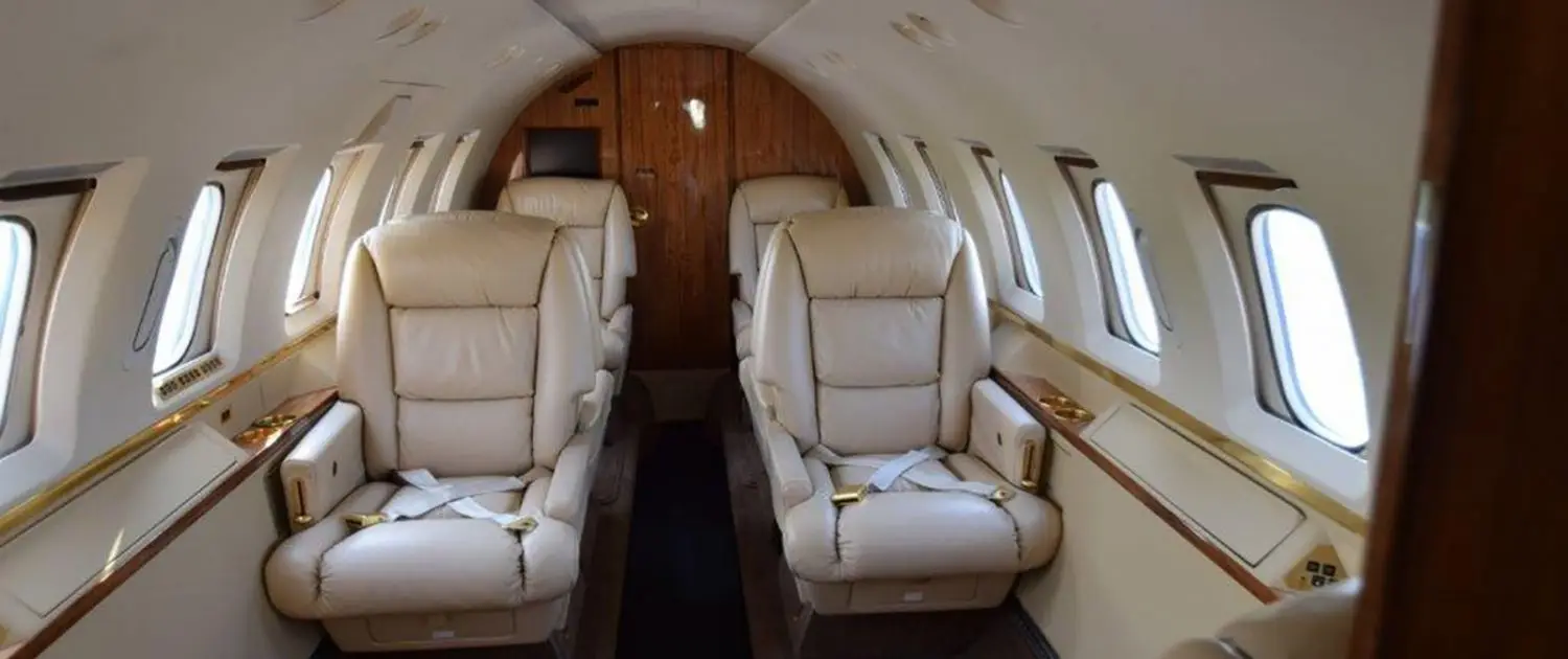 Beechcraft Hawker 800XP N789HA operated by AEM Aviation photo 5
