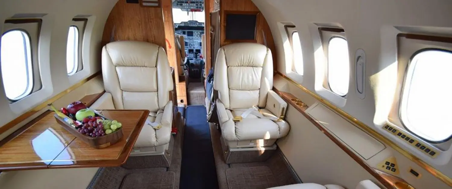 Beechcraft Hawker 800XP N789HA operated by AEM Aviation photo 6