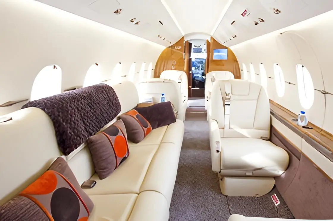 Beechcraft Hawker 4000 N796RM operated by Priester Aviation photo 2