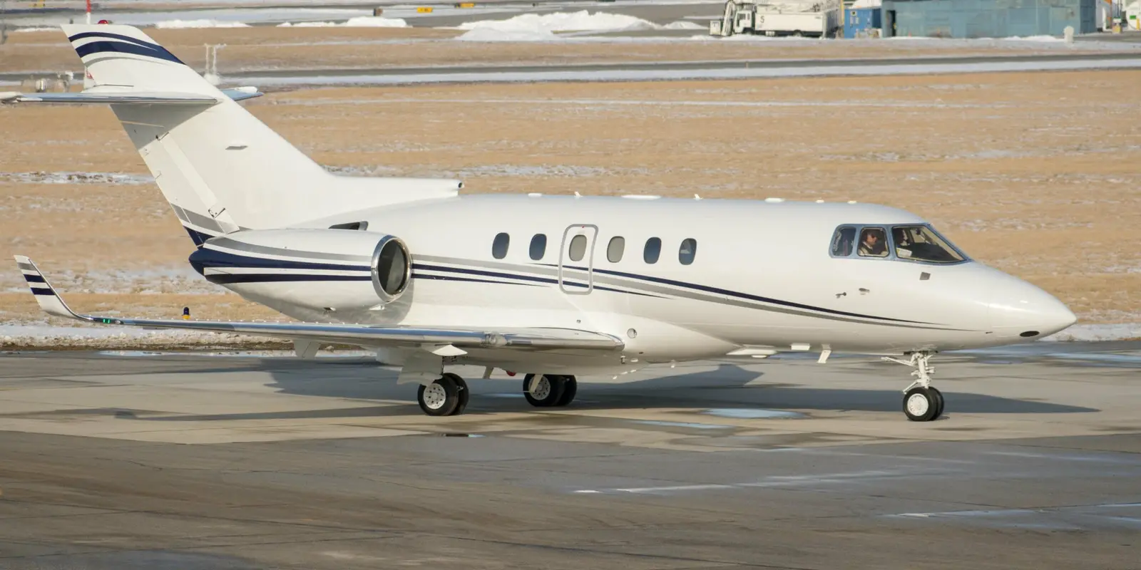 Beechcraft Hawker 900XP N799AG operated by Sky Quest, LLC, KCLE photo 3
