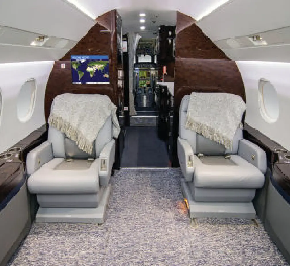 Dassault Falcon 2000EX EASy N799RB operated by Jet Aviation photo 3
