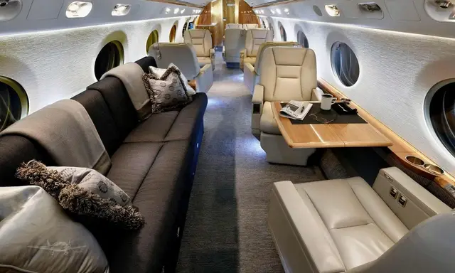 Gulfstream G550 N79RP operated by Solairus Aviation photo 2