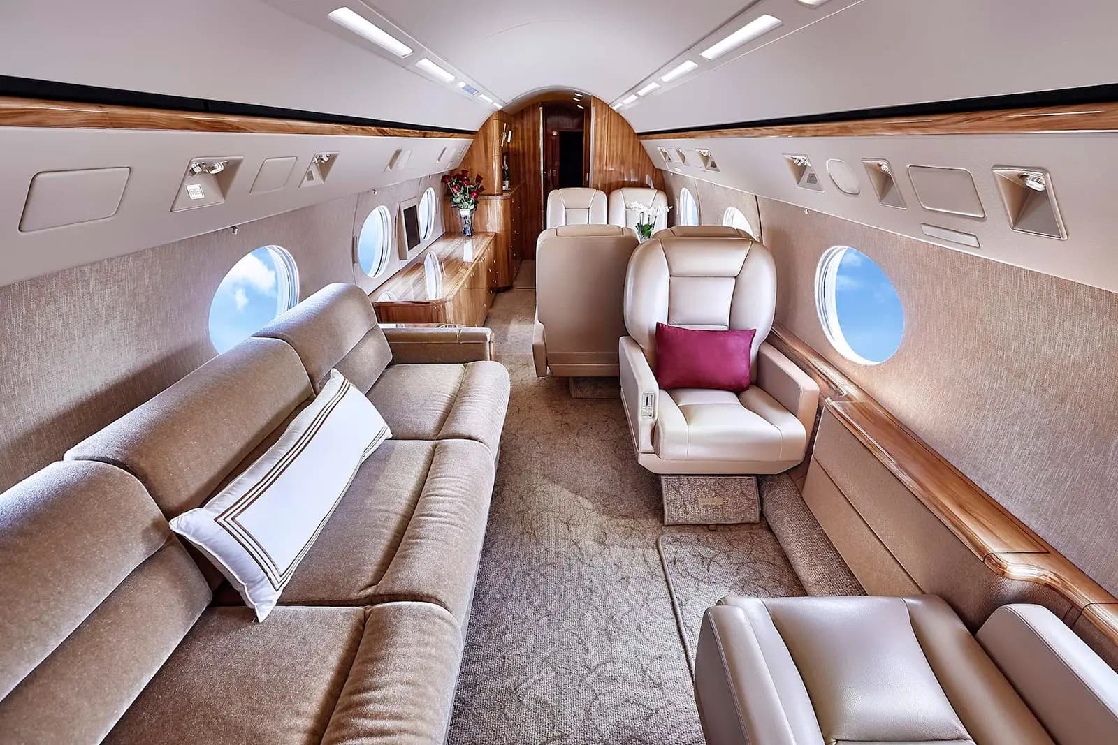 Gulfstream IV N7DK operated by Journey Aviation, LLC photo 3