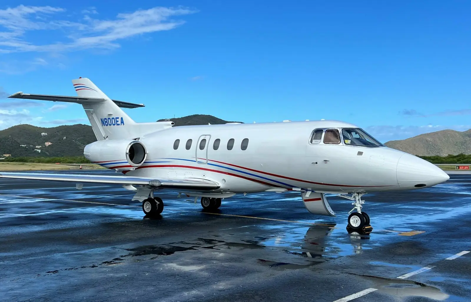Beechcraft Hawker 800XP N800EA operated by Sky Quest, LLC, KCLE, exterior