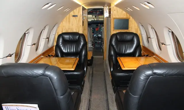 Beechcraft Hawker 800XP N800EM operated by Koury Aviation, Inc. photo 5