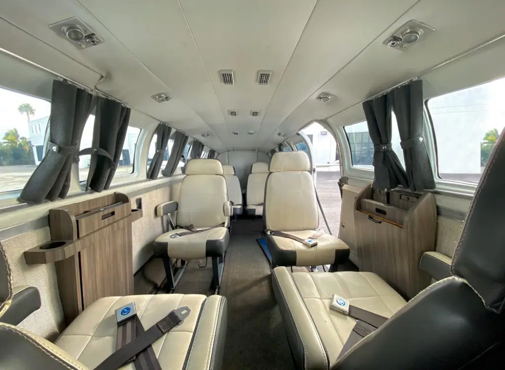 Cessna 402B N800KW operated by Noble Air Charter photo 2