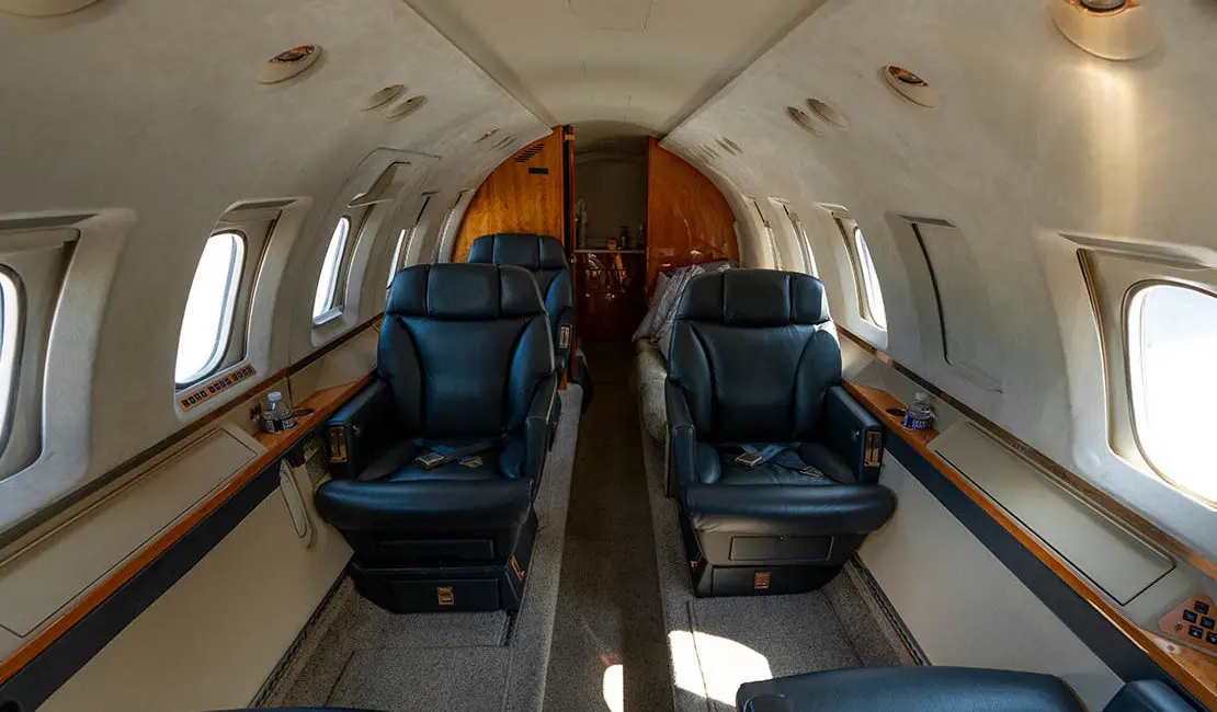 Beechcraft Hawker 800XP N800MA operated by East Coast Jets, Inc. photo 4