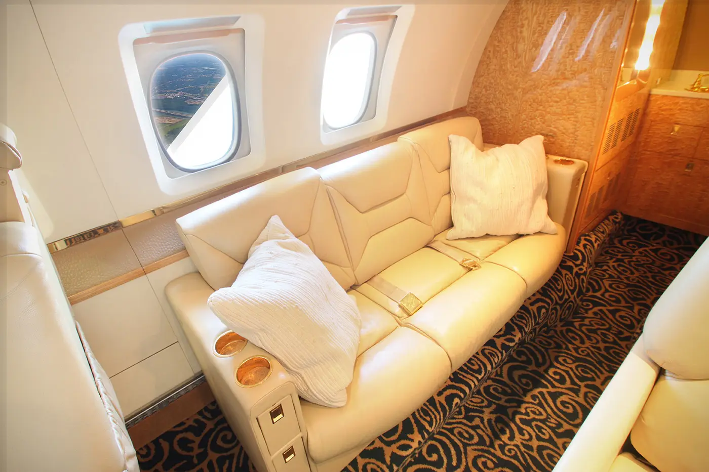 Beechcraft Hawker 800XP N800TL operated by M&N Aviation photo 3