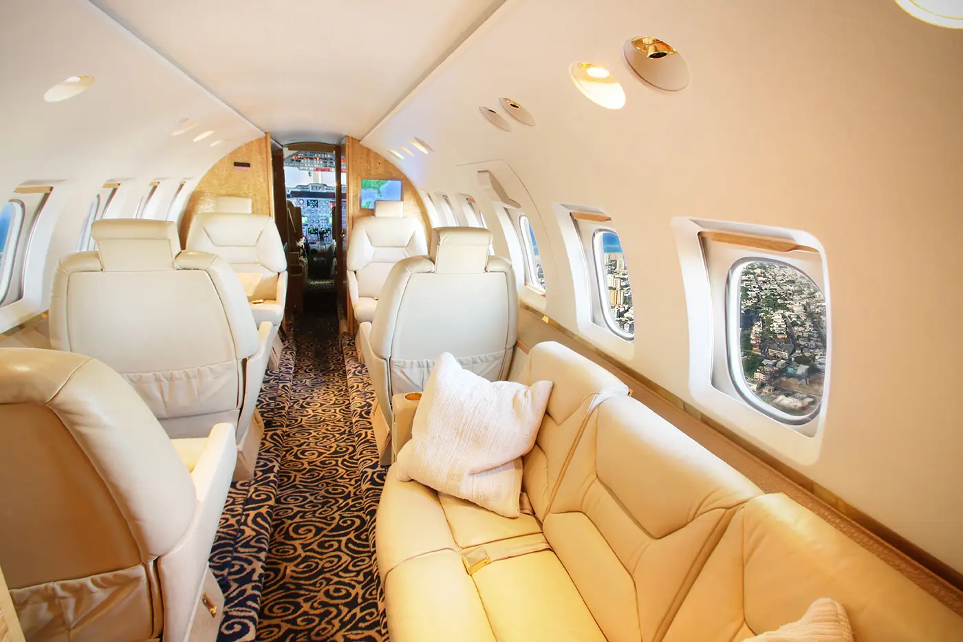 Beechcraft Hawker 800XP N800TL operated by M&N Aviation photo 6