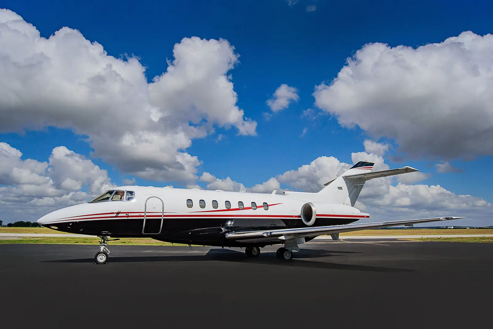 Beechcraft Hawker 1000 N800WD operated by Freedom Jets Charter photo 4