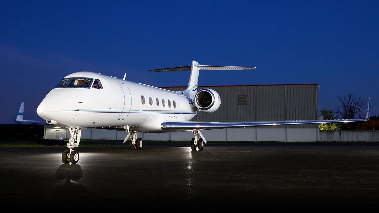 Gulfstream V N801HH operated by Jet Edge International, exterior
