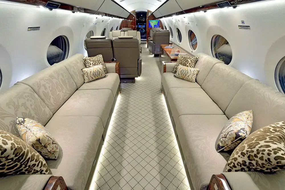 Gulfstream G650ER N801KF operated by Solairus Aviation photo 3