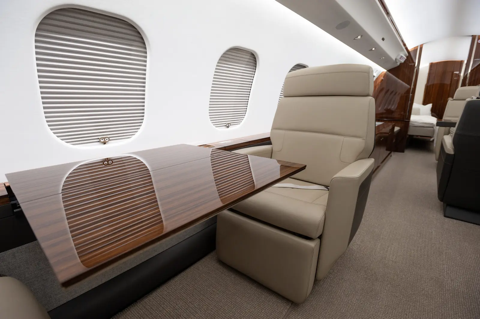Bombardier Global 6000 N806HK operated by Phenix Jet photo 6