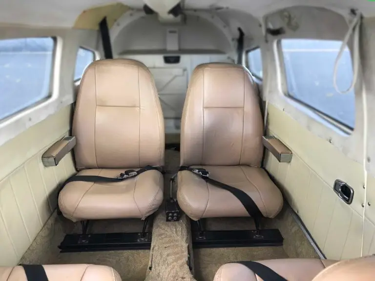 Piper PA-34-200T Seneca II N8076K operated by Buzz Air, Inc photo 3