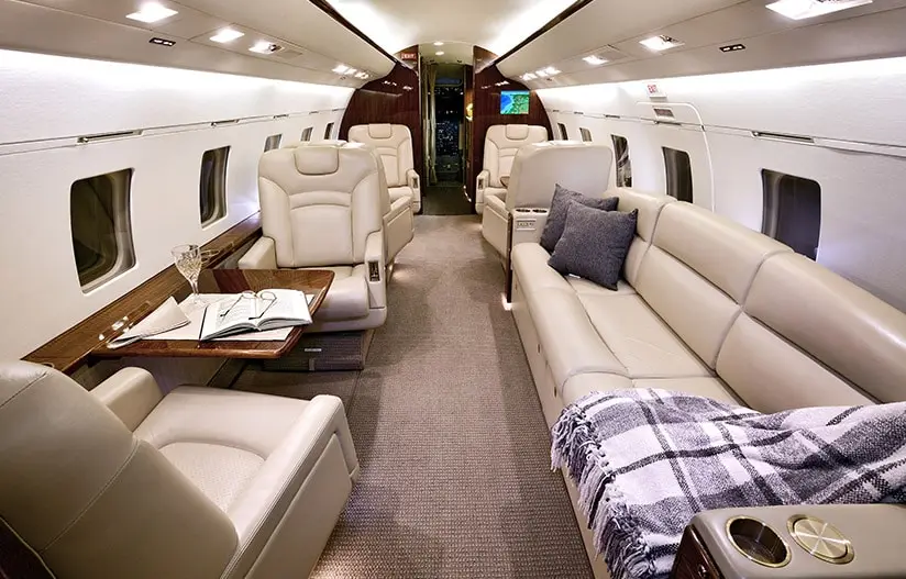 Bombardier Challenger 601 N807DD operated by Worldwide Jet Charter, Inc. photo 2