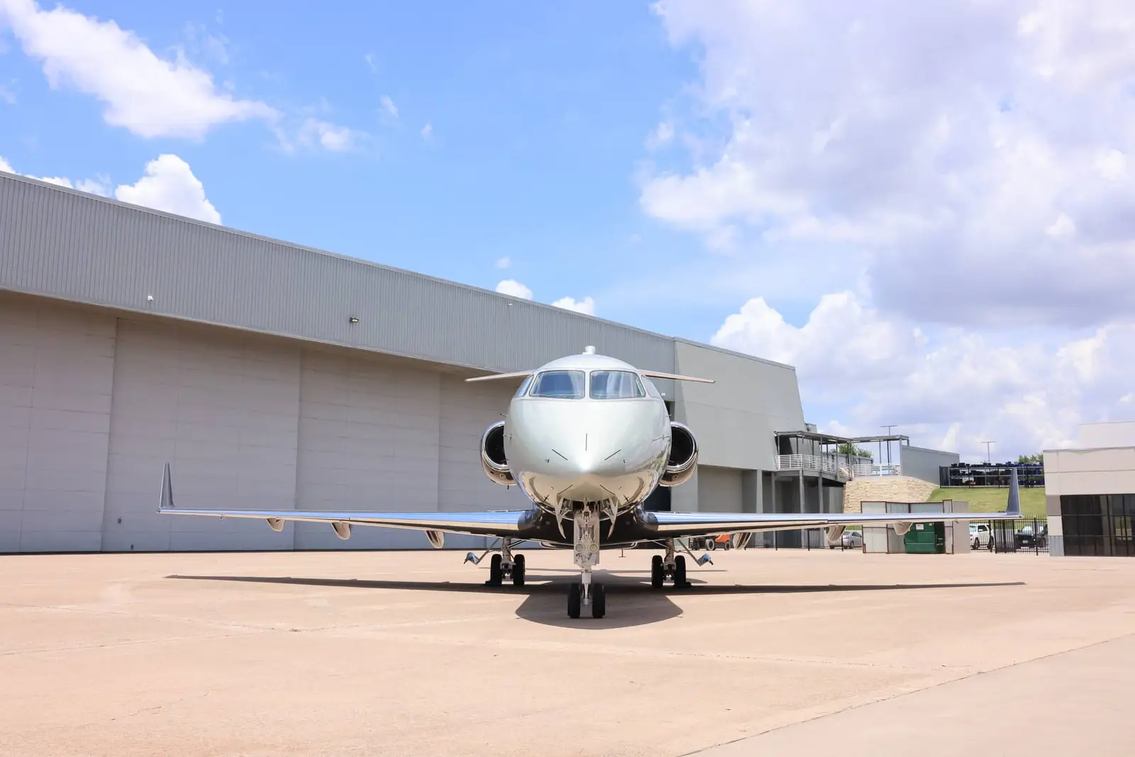 Bombardier Challenger 300 N808NC operated by Leviate Jet Management photo 6
