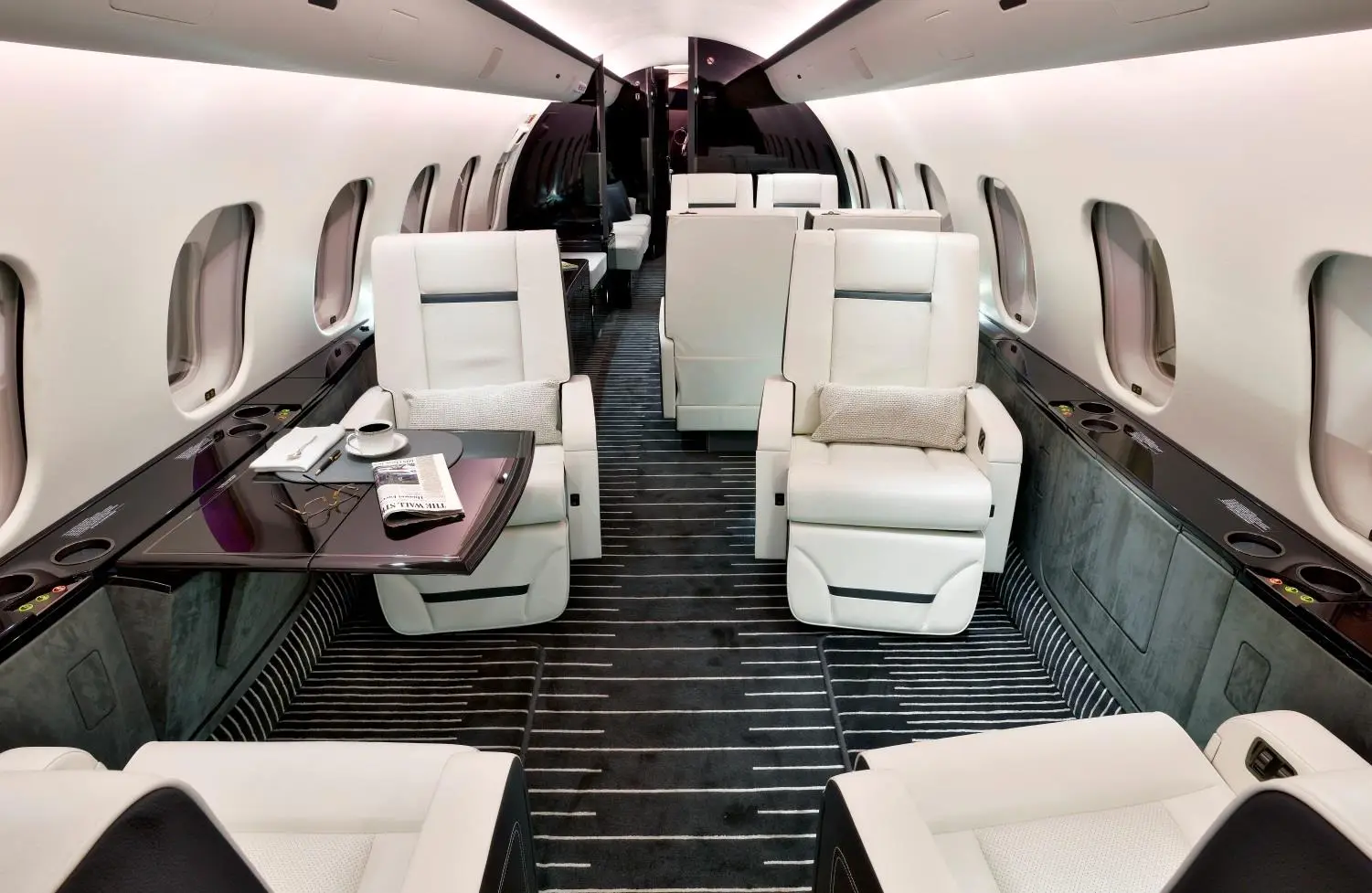 Bombardier Global 5000 N80AK operated by Alerion Aviation photo 3