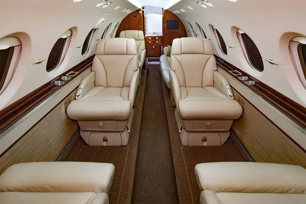 Beechcraft Hawker 900XP N80J operated by Solairus Aviation photo 2
