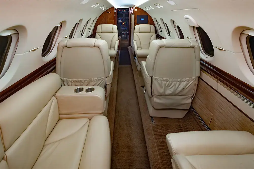 Beechcraft Hawker 900XP N80J operated by Solairus Aviation photo 3