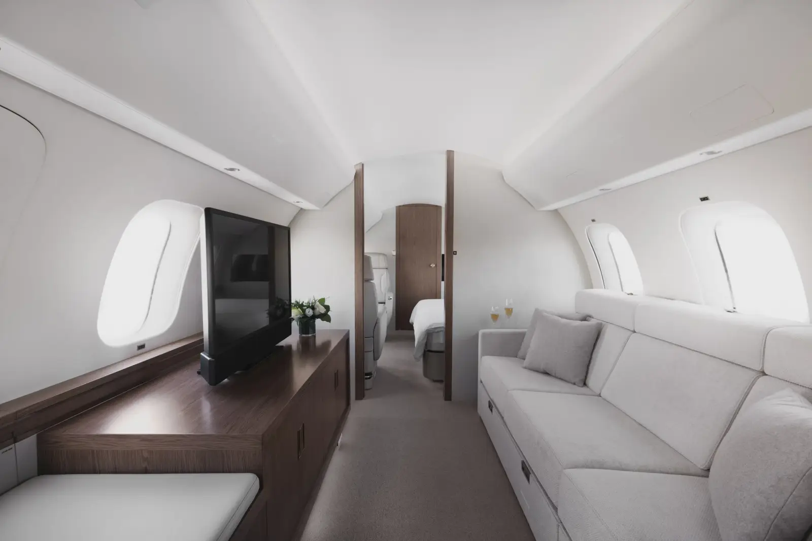 Bombardier Global 7500 N80MV operated by Mira Vista Aviation, Inc., exterior