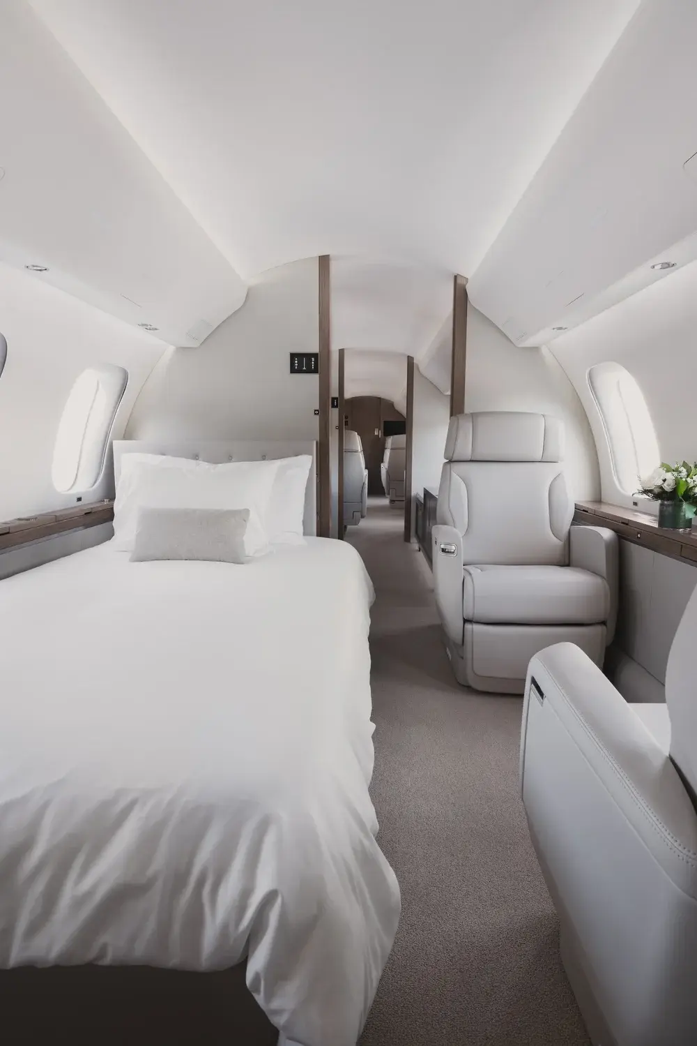 Bombardier Global 7500 N80MV operated by Mira Vista Aviation, Inc. photo 4