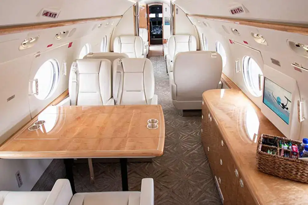 Gulfstream G550 N811TD operated by Executive Fliteways, Inc. photo 4