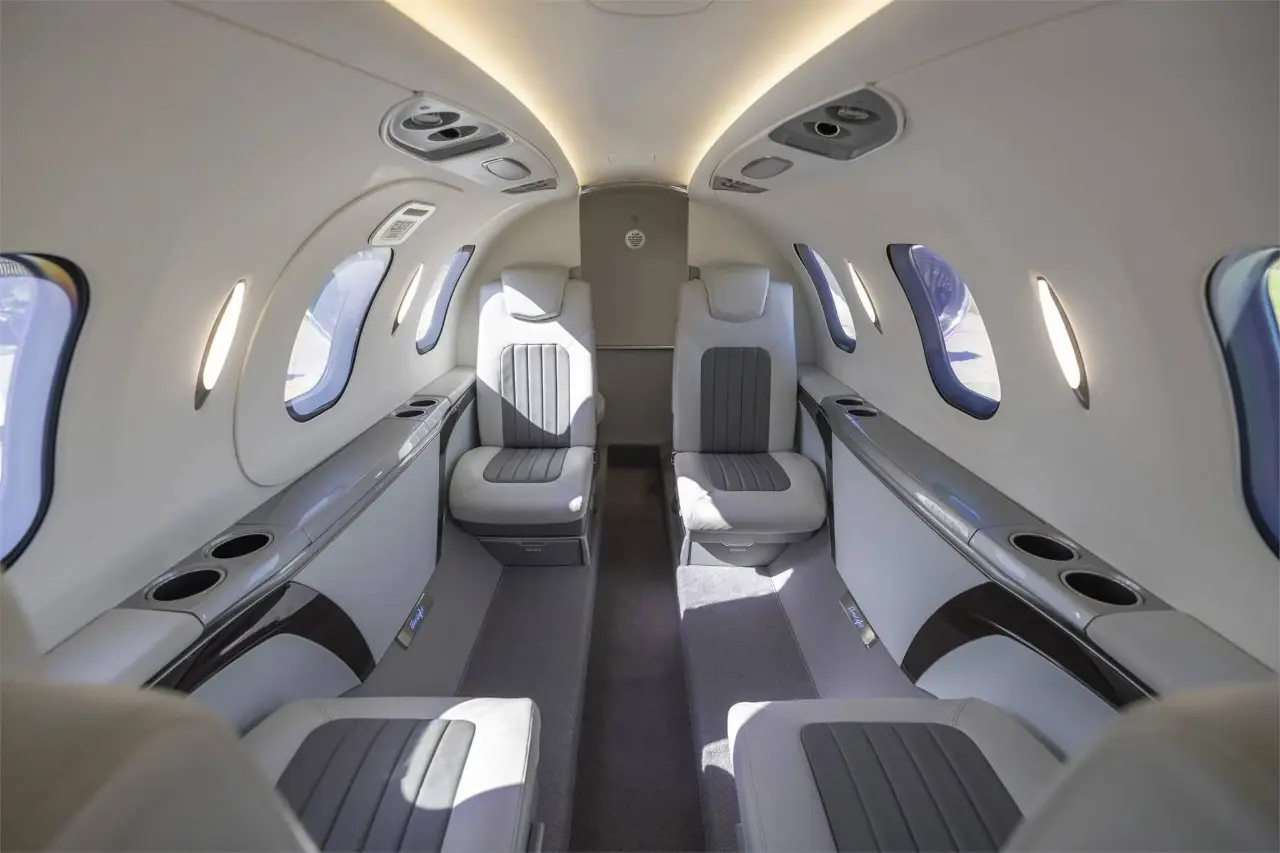 Honda HondaJet N816JD operated by Leviate Jet Management photo 2