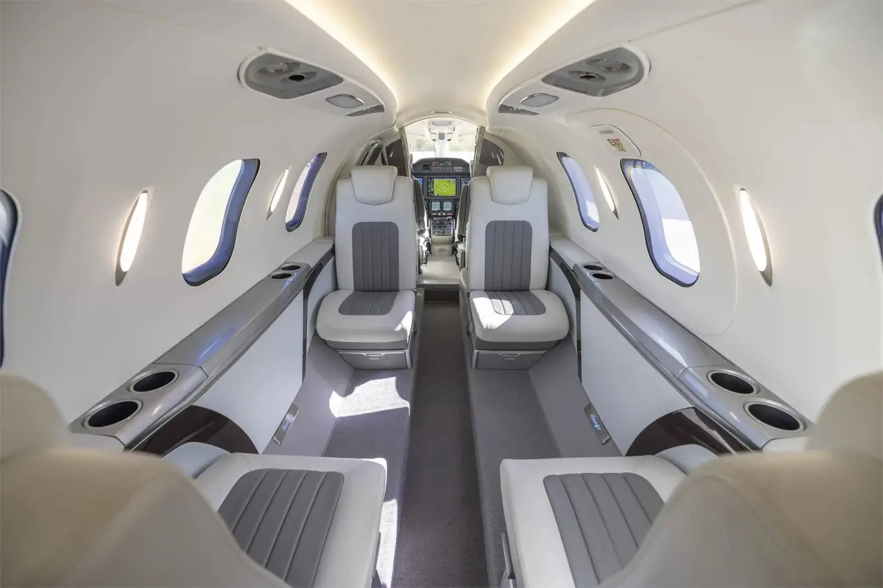 Honda HondaJet N816JD operated by Leviate Jet Management photo 3
