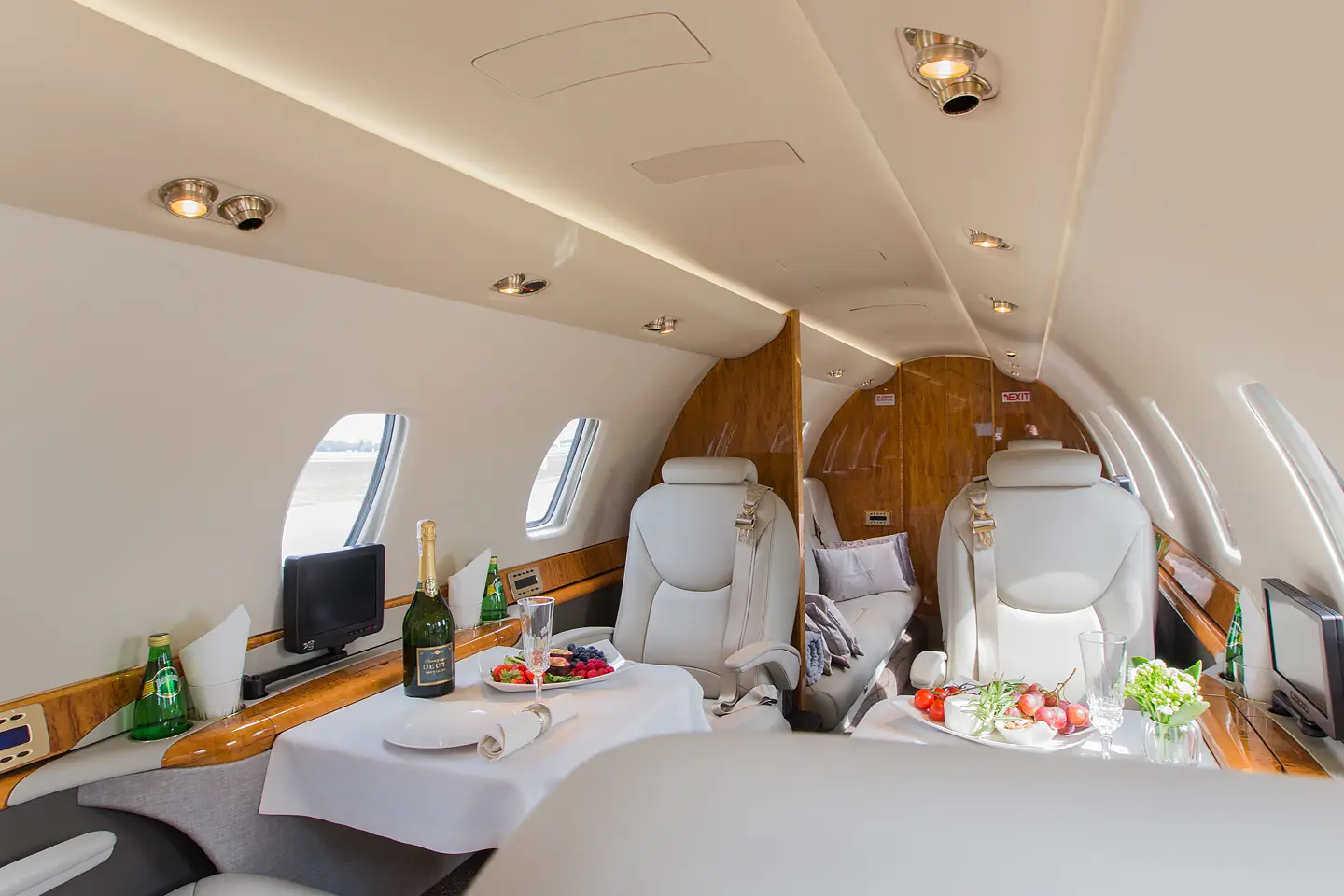 Cessna Citation Sovereign N817TV operated by Mach Point Aviation Elevated photo 2