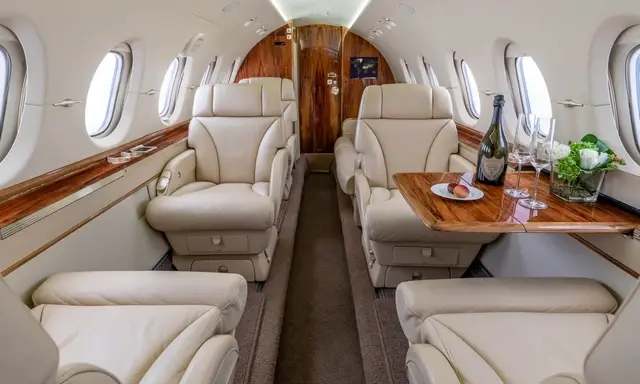 Beechcraft Hawker 900XP N818EZ operated by Sun Air Jets photo 2