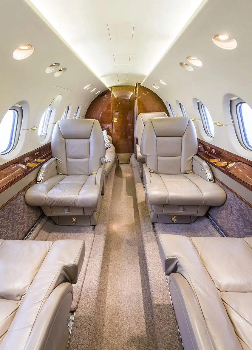 Beechcraft Hawker 800XP N818LX operated by M&N Aviation, Inc. photo 2