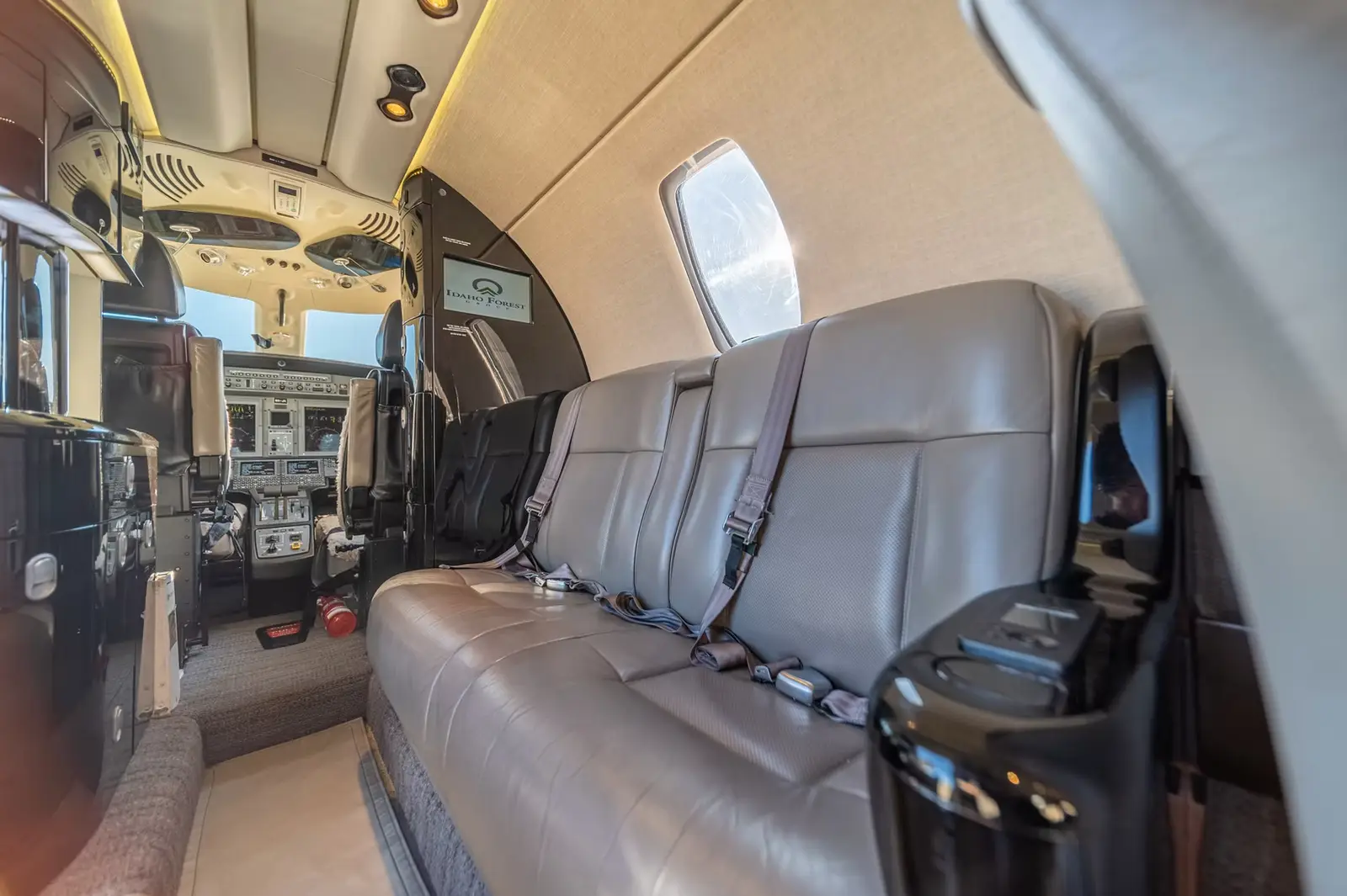 Cessna Citation CJ4 N81QC operated by Davinci Jets, LLC photo 4