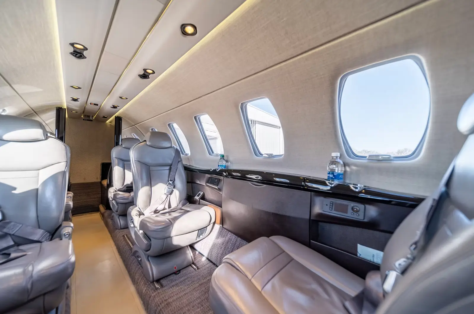 Cessna Citation CJ4 N81QC operated by Davinci Jets, LLC photo 6