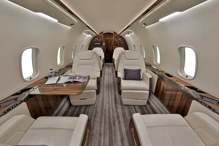 Bombardier Challenger 350 N822LL operated by Elite Air, Inc. photo 3