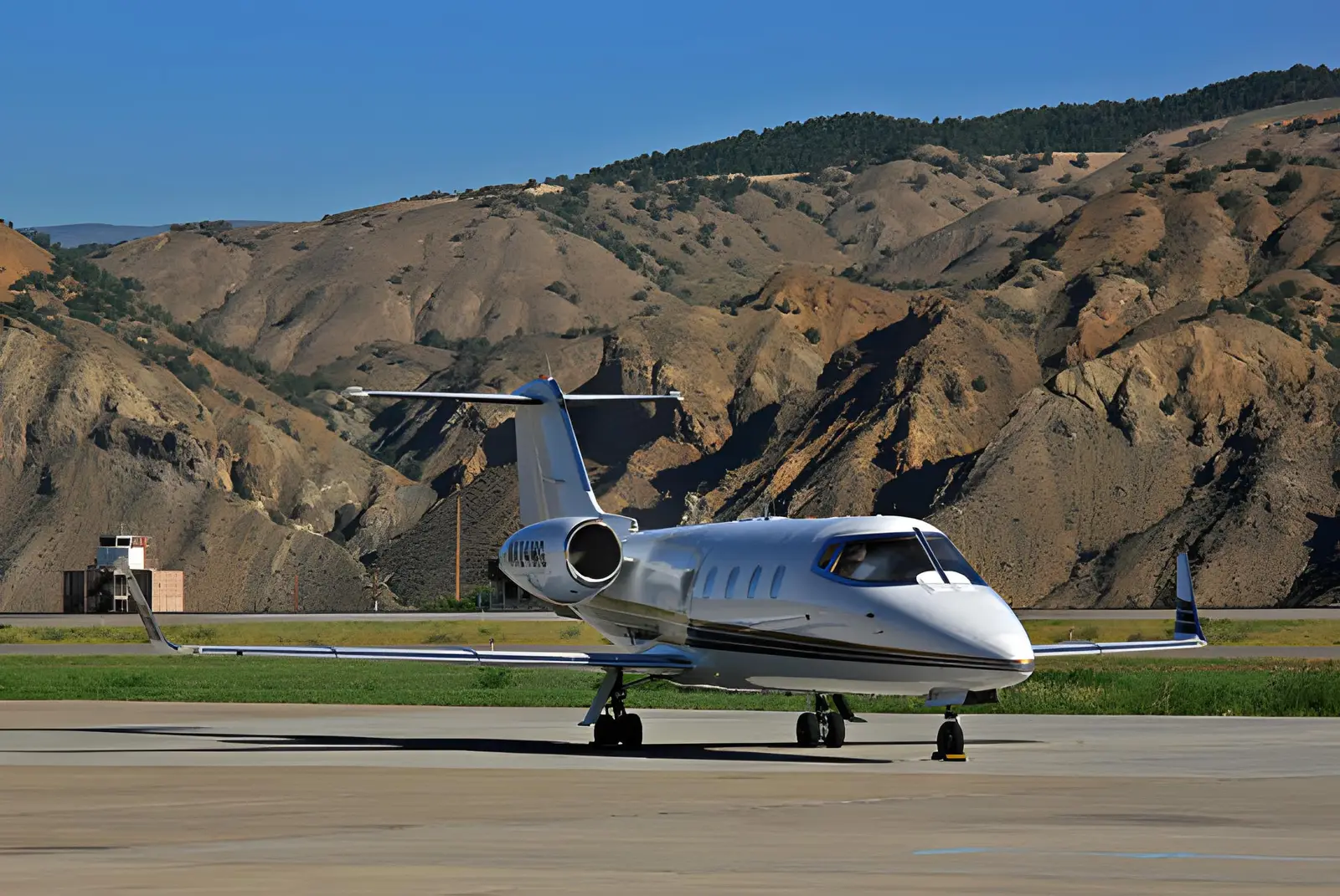 Bombardier Learjet 55 N824MG operated by ATI Jet Executive Charter, exterior