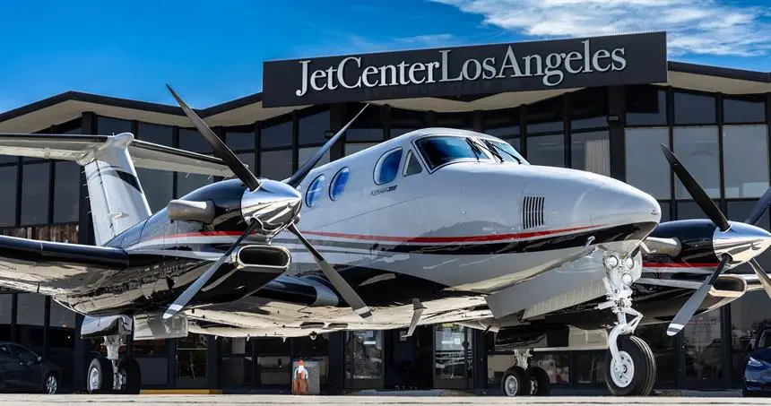 Beechcraft King Air 360 N833CC operated by Advanced Air LLC photo 4