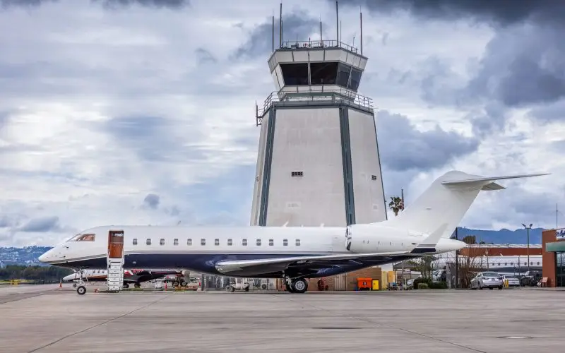 Bombardier Global Express N838SW operated by Planet 9 Private Air ("P9PA"), exterior
