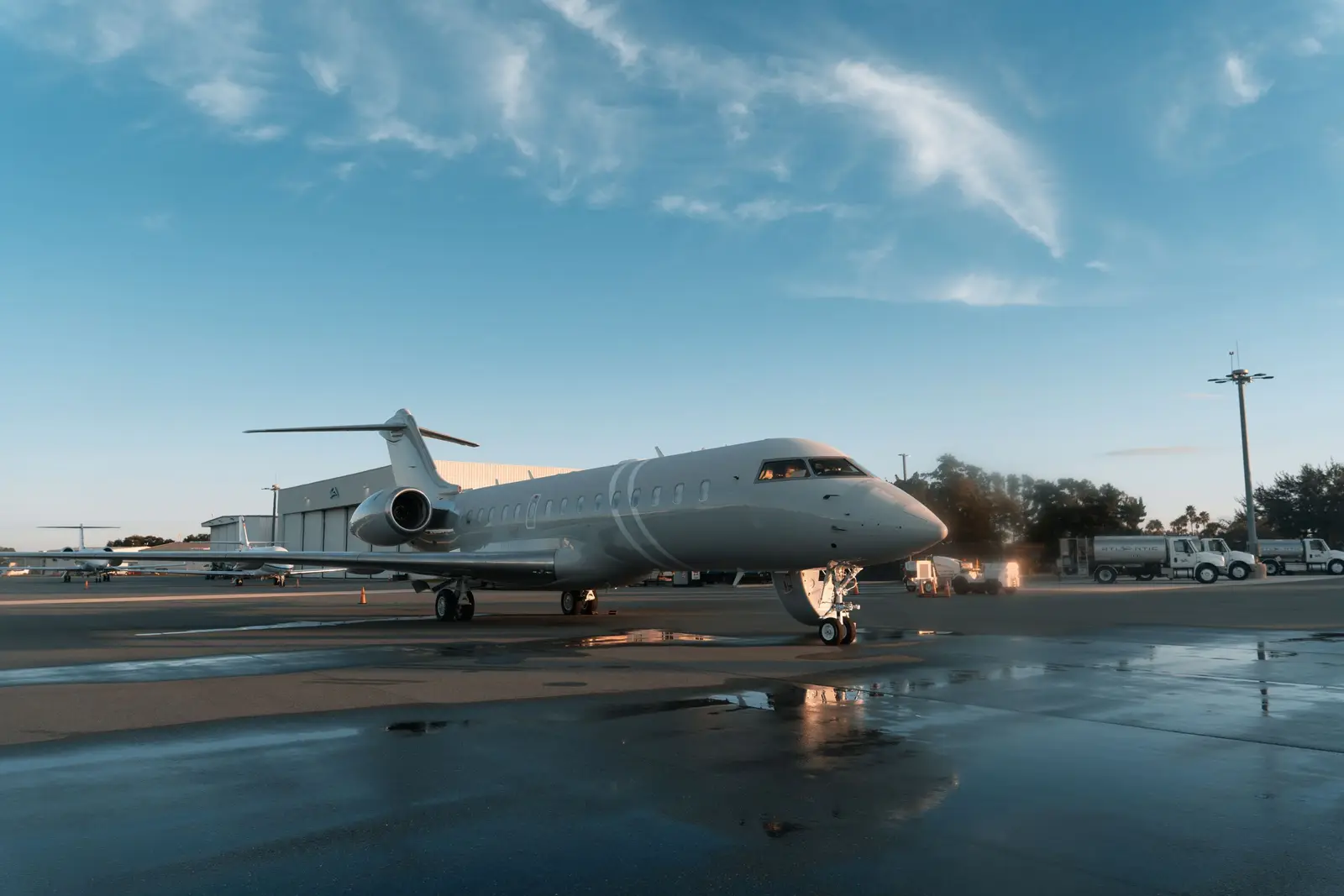 Bombardier Global Express N83WG operated by Fly Alliance photo 4