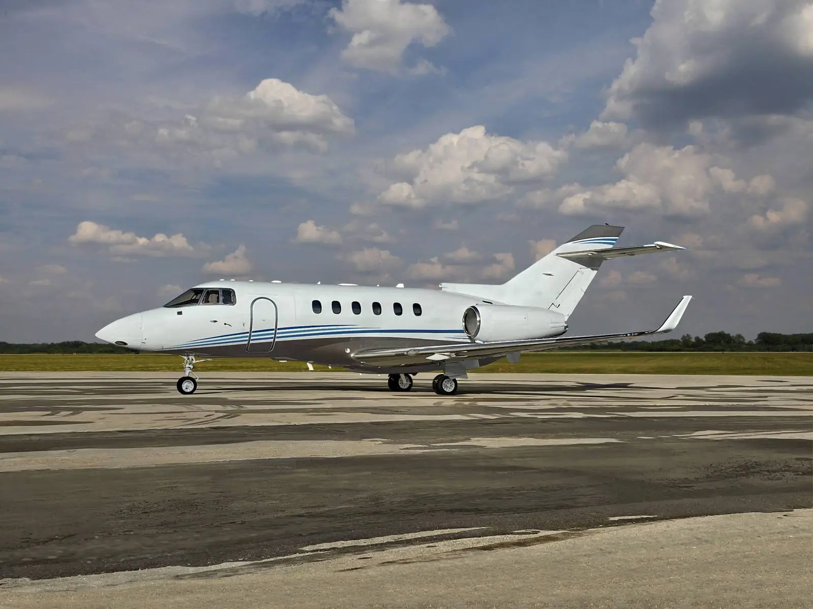 Beechcraft Hawker 850XP N850MJ