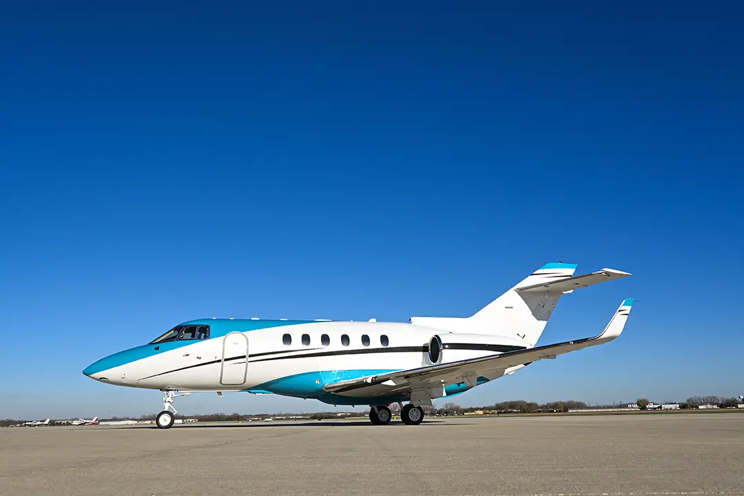 Beechcraft Hawker 850XP N850PE operated by Integrated Flight Resources, Inc., KDPA photo 2