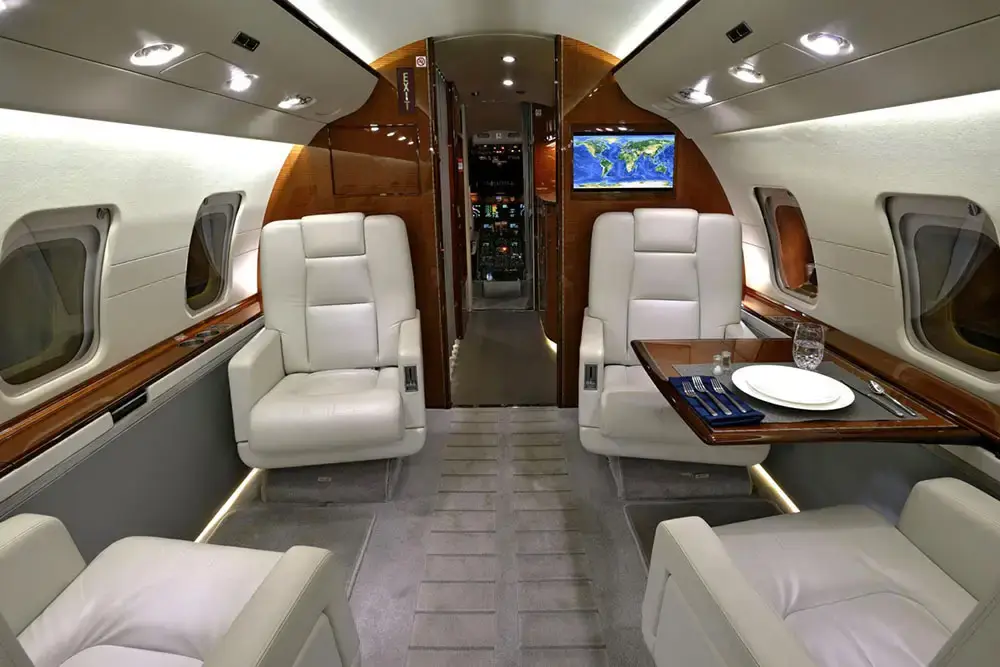 Bombardier Challenger 604 N851GK operated by Solairus Aviation photo 6