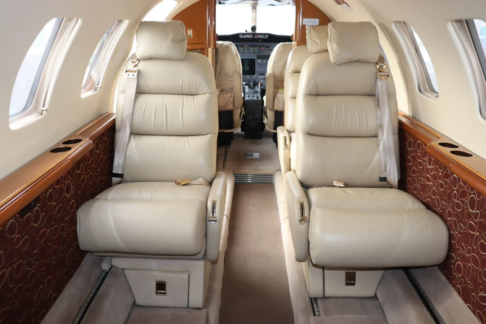 Cessna Citation Ultra N851SH operated by Silverhawk Aviation, Inc. photo 3