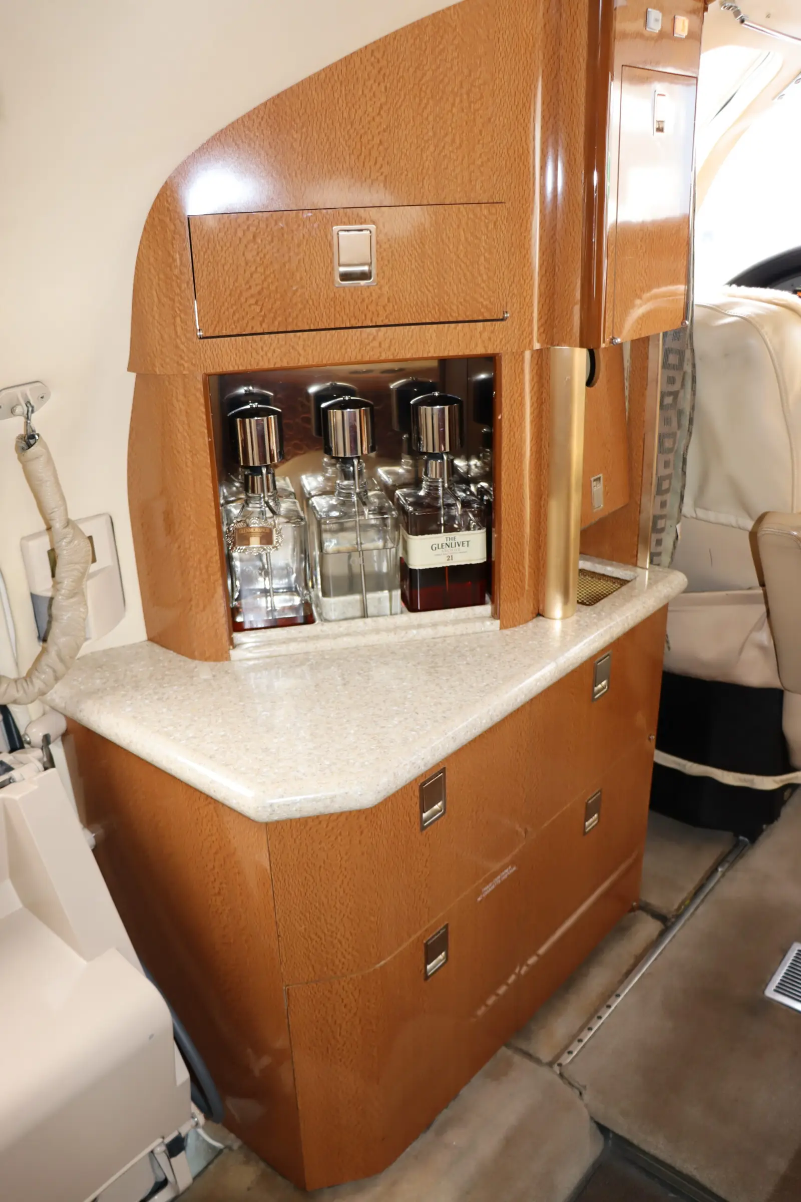 Cessna Citation Ultra N851SH operated by Silverhawk Aviation, Inc. photo 5