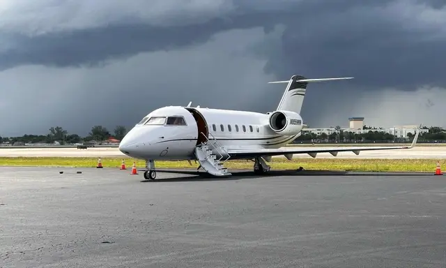 Bombardier Challenger 601-3A N855MM operated by Hera Flight, LLC, KPIE, exterior