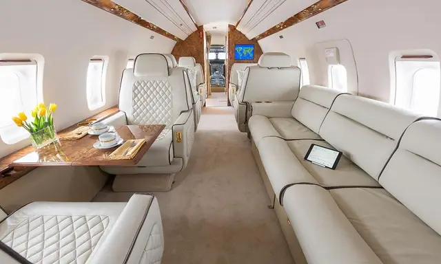 Bombardier Challenger 601-3A N855MM operated by Hera Flight, LLC, KPIE photo 3