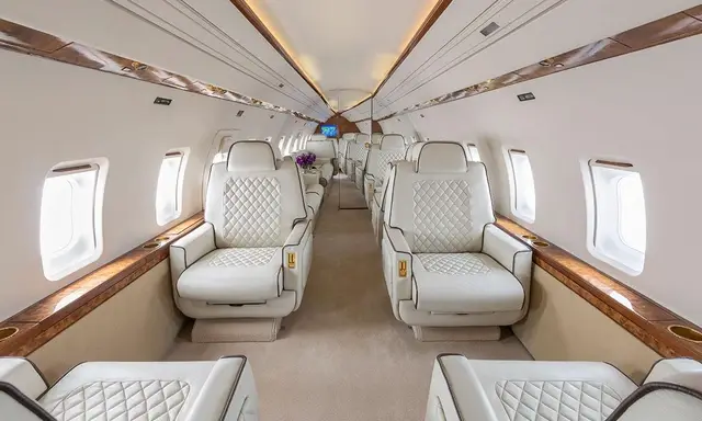 Bombardier Challenger 601-3A N855MM operated by Hera Flight, LLC, KPIE photo 4