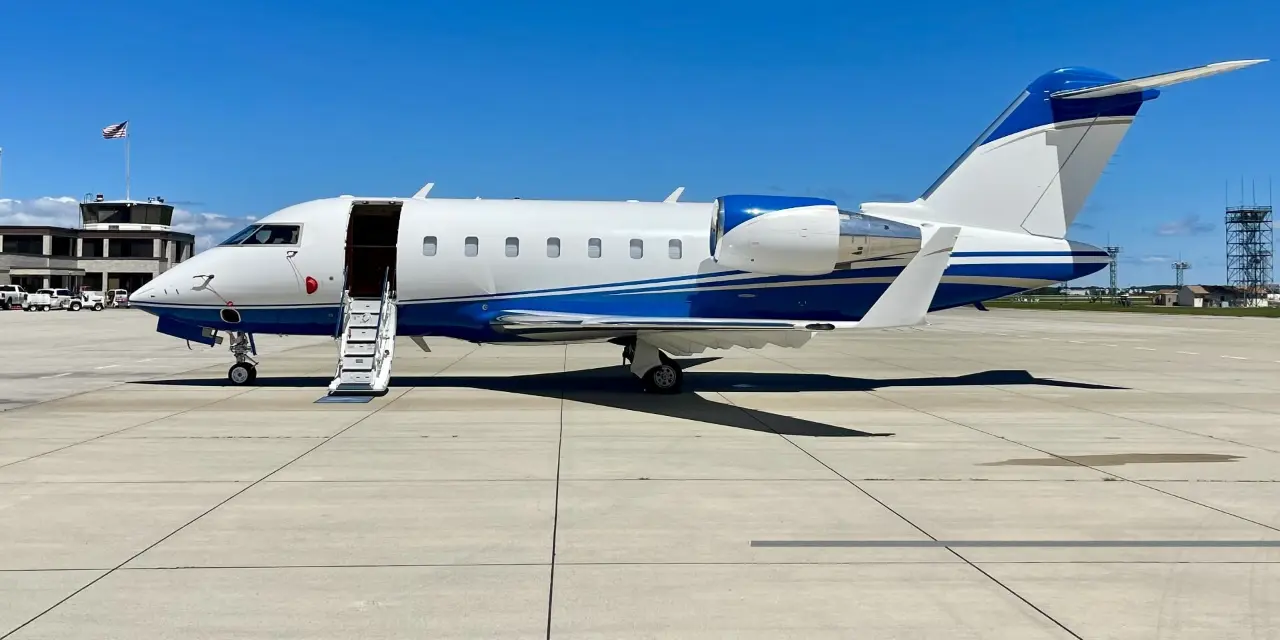 Bombardier Challenger 605 N858CV operated by Sky Quest, LLC photo 2