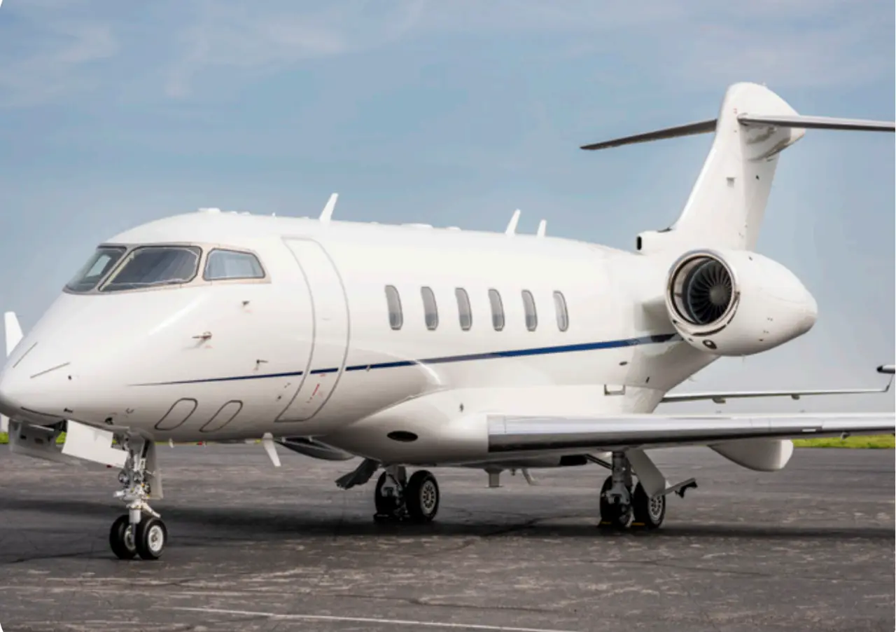 Bombardier Challenger 3500 N860CM operated by JetRight photo 2