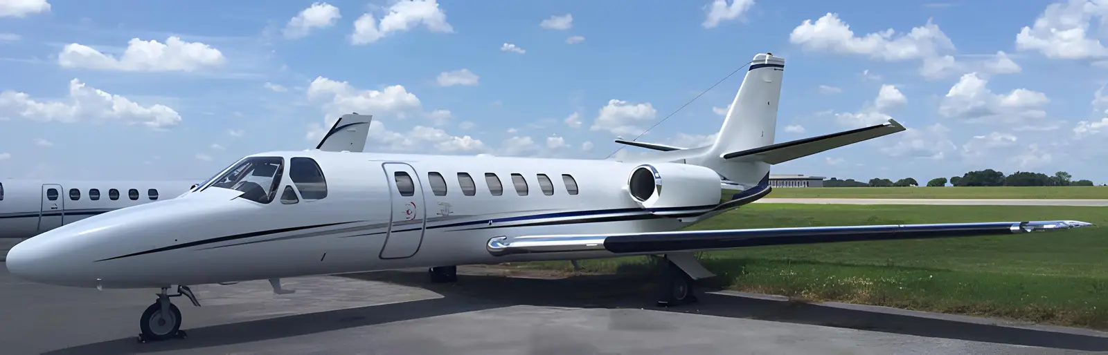 Cessna Citation Ultra N860CR operated by Gulf Atlantic Airways, Inc., KGNV photo 4